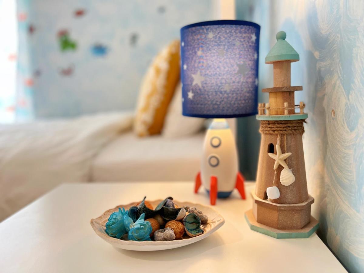 Cozy Fairytal Garden Apartment, Family Friendly, Free Parking, 15 Min To Airport أثينا المظهر الخارجي الصورة