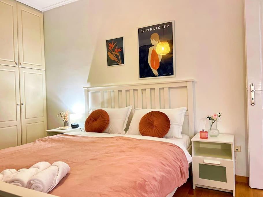 Cozy Fairytal Garden Apartment, Family Friendly, Free Parking, 15 Min To Airport أثينا المظهر الخارجي الصورة