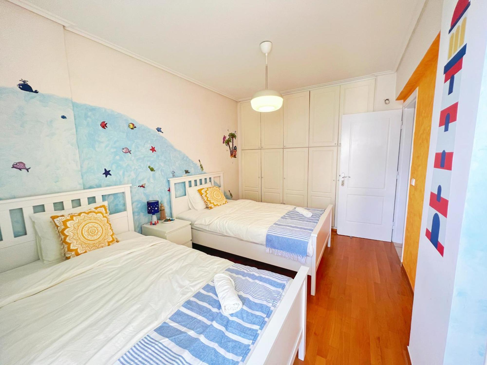 Cozy Fairytal Garden Apartment, Family Friendly, Free Parking, 15 Min To Airport أثينا المظهر الخارجي الصورة