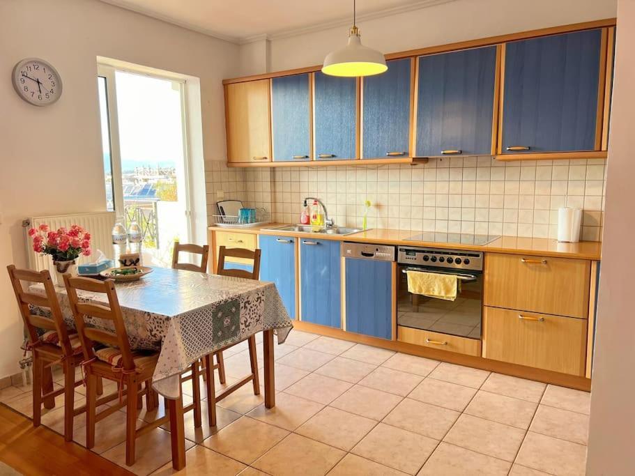 Cozy Fairytal Garden Apartment, Family Friendly, Free Parking, 15 Min To Airport أثينا المظهر الخارجي الصورة
