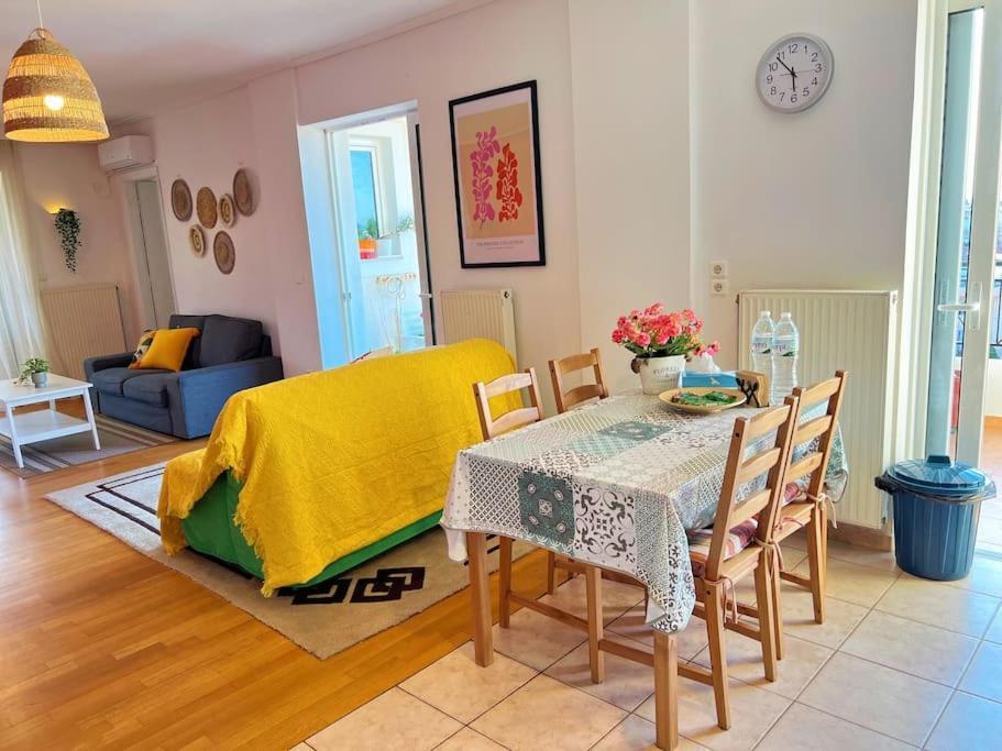 Cozy Fairytal Garden Apartment, Family Friendly, Free Parking, 15 Min To Airport أثينا المظهر الخارجي الصورة