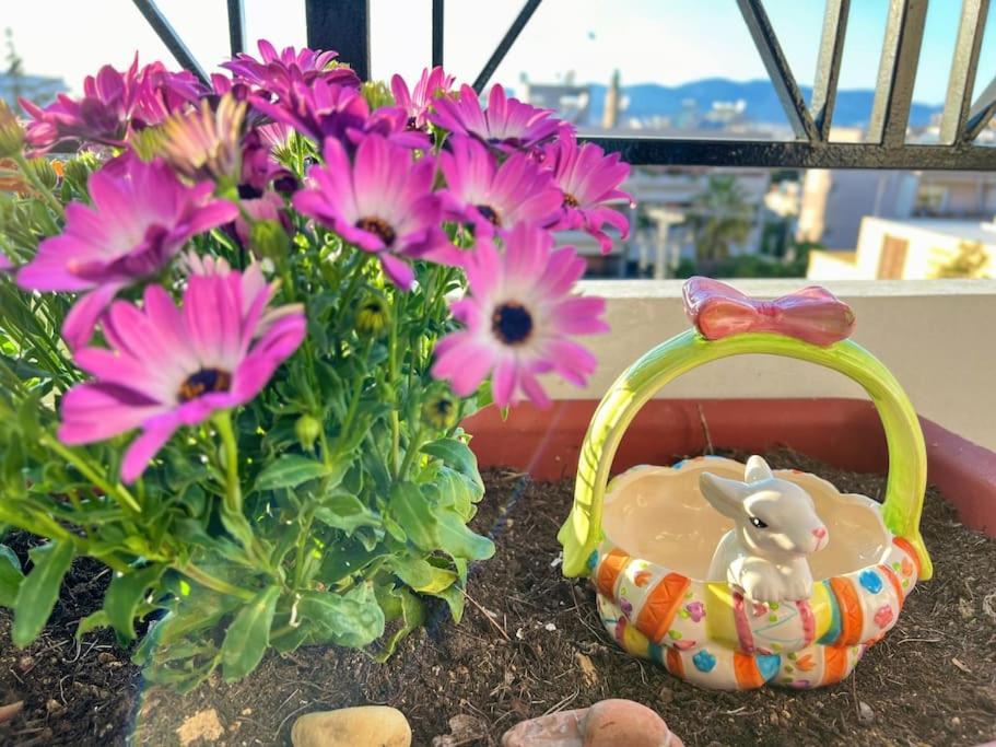 Cozy Fairytal Garden Apartment, Family Friendly, Free Parking, 15 Min To Airport أثينا المظهر الخارجي الصورة